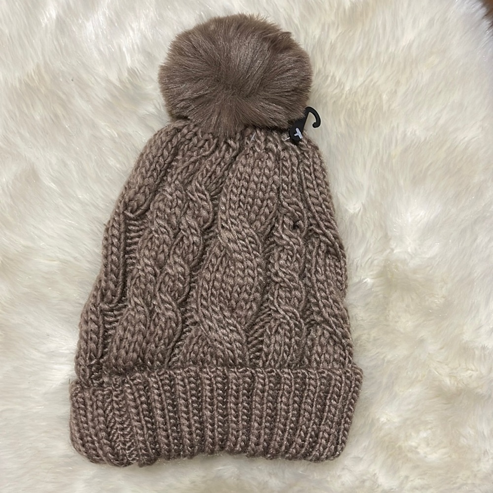 Pom Pom Beanie